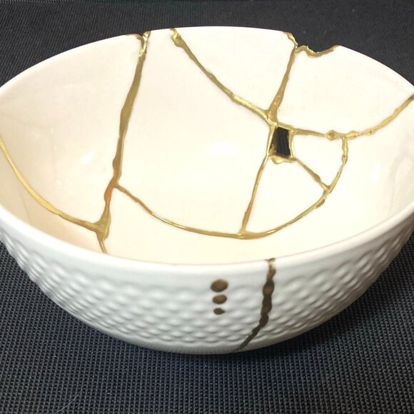 KINTSUGI WABI SABI INSPIRATION AMELIA WHITE GOLD BOWL 6" CERAMIC HAND MADE DECOR - Picture 1 of 8